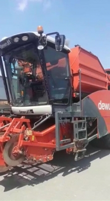 Самоходный картофелеуборочный комбайн dewulf rа 30
